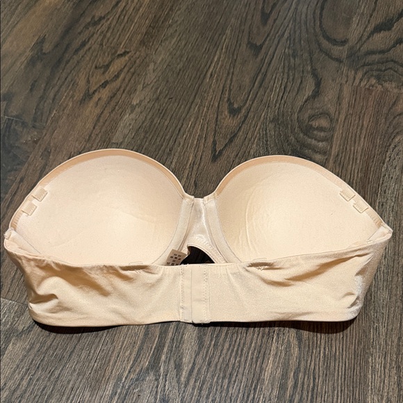 Skims ultimate push up strapless bra 38B - Picture 2 of 4